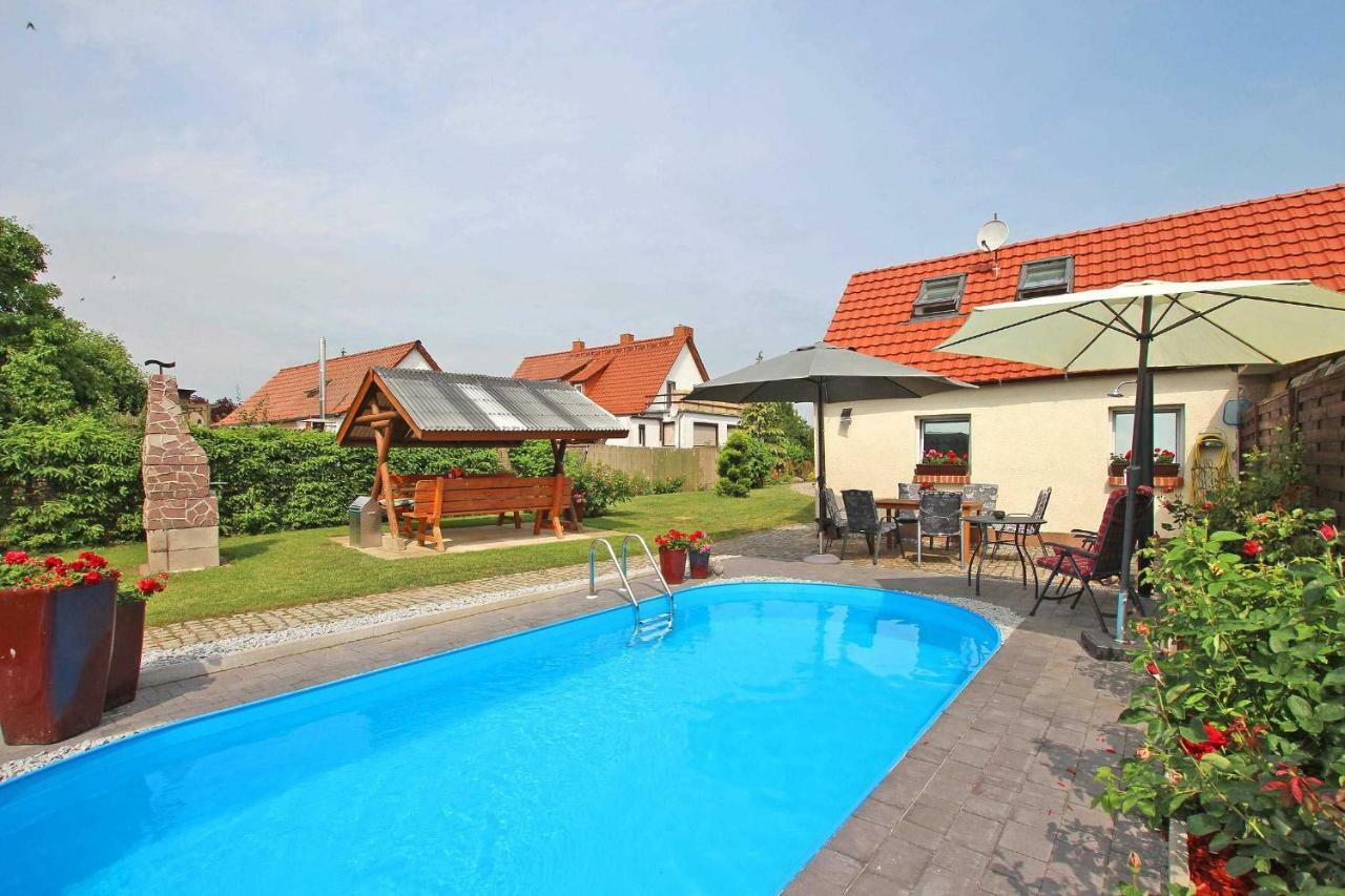 Ferienhaeuser Mit Pool Kummerow Schw 1010 Kummerow (Mecklenburgische Seenplatte) Exterior foto
