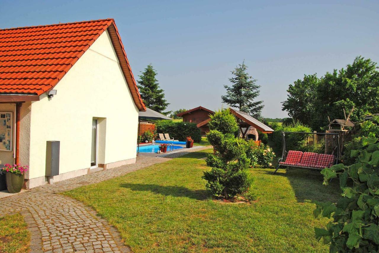 Ferienhaeuser Mit Pool Kummerow Schw 1010 Kummerow (Mecklenburgische Seenplatte) Exterior foto