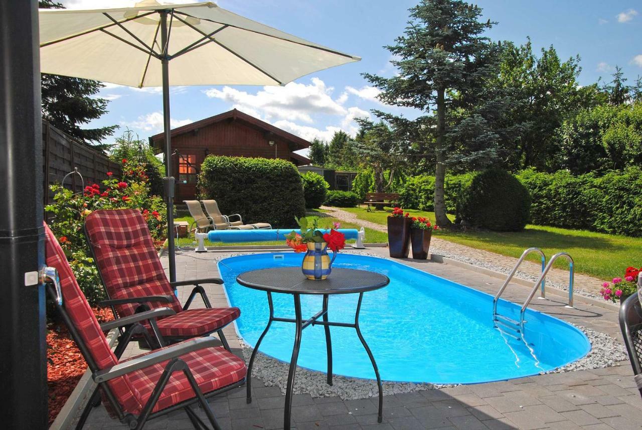 Ferienhaeuser Mit Pool Kummerow Schw 1010 Kummerow (Mecklenburgische Seenplatte) Exterior foto